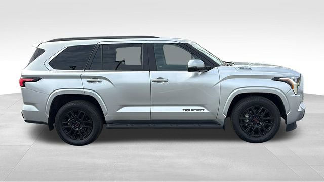 Used 2025 Toyota Sequoia SR5 w/ SR5 Premium Package AWD/4WD image 32