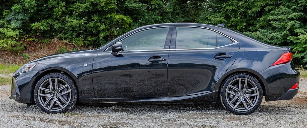 Used 2020 Lexus IS 350 F Sport w/ F Sport Package RWD image 2
