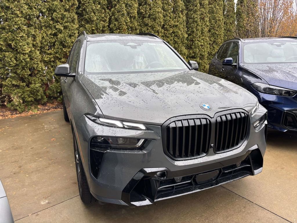 New 2026 BMW X7 xDrive40i w/ M Sport Package