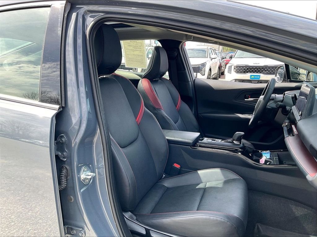 Used 2024 Toyota Prius Prime Premium w/ Advanced Technology Package FWD image 10