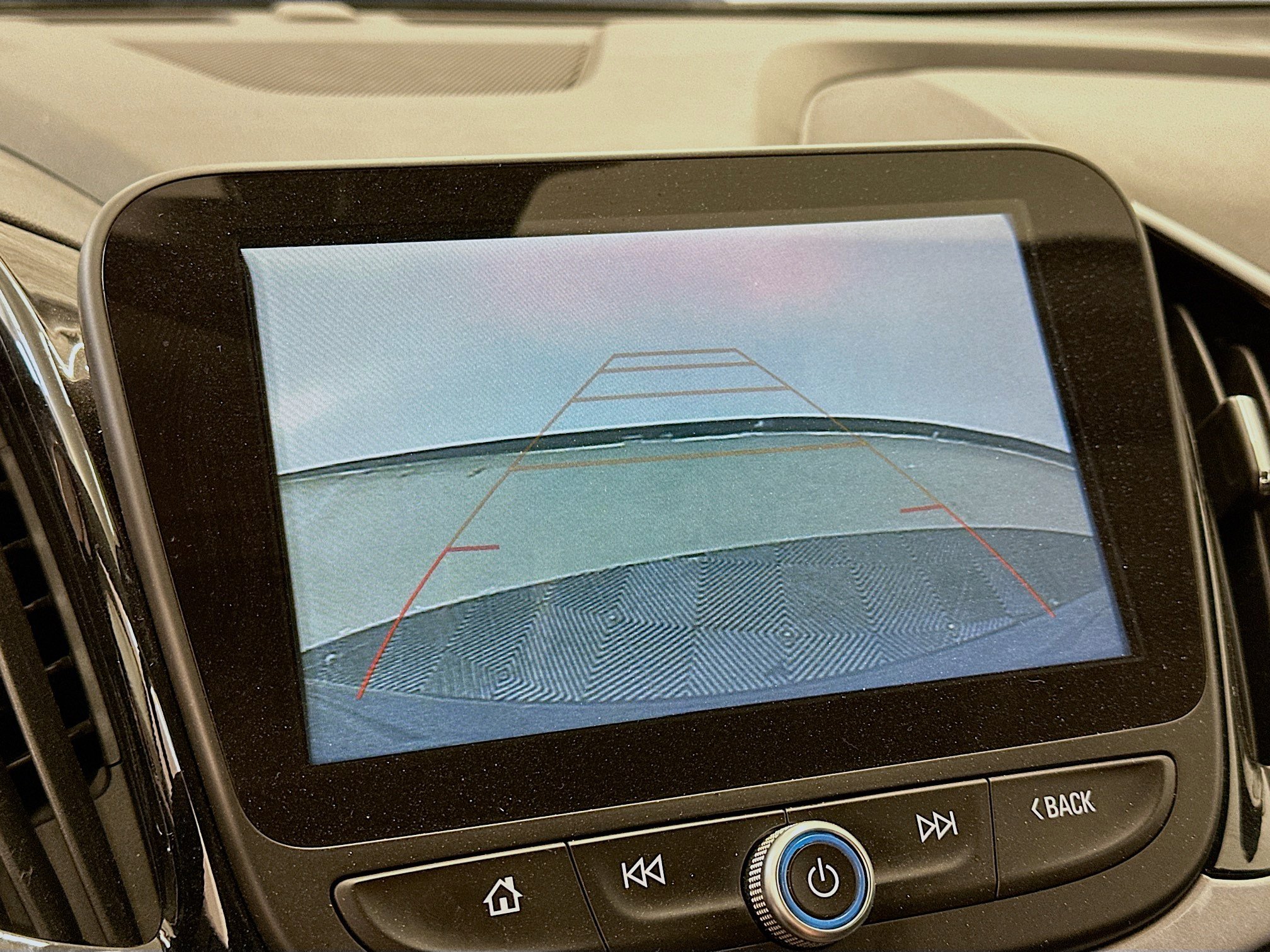 Used 2018 Chevrolet Volt LT w/ Comfort Package FWD image 23