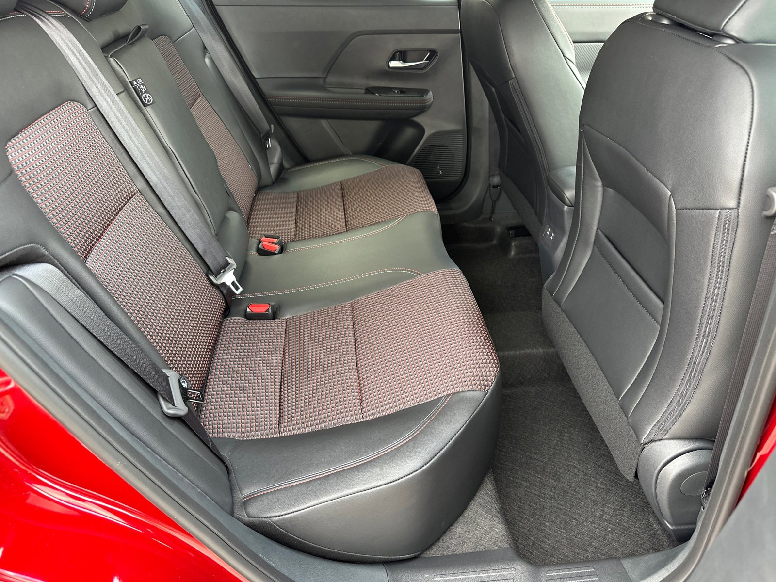 New 2025 Nissan Kicks SR image 15