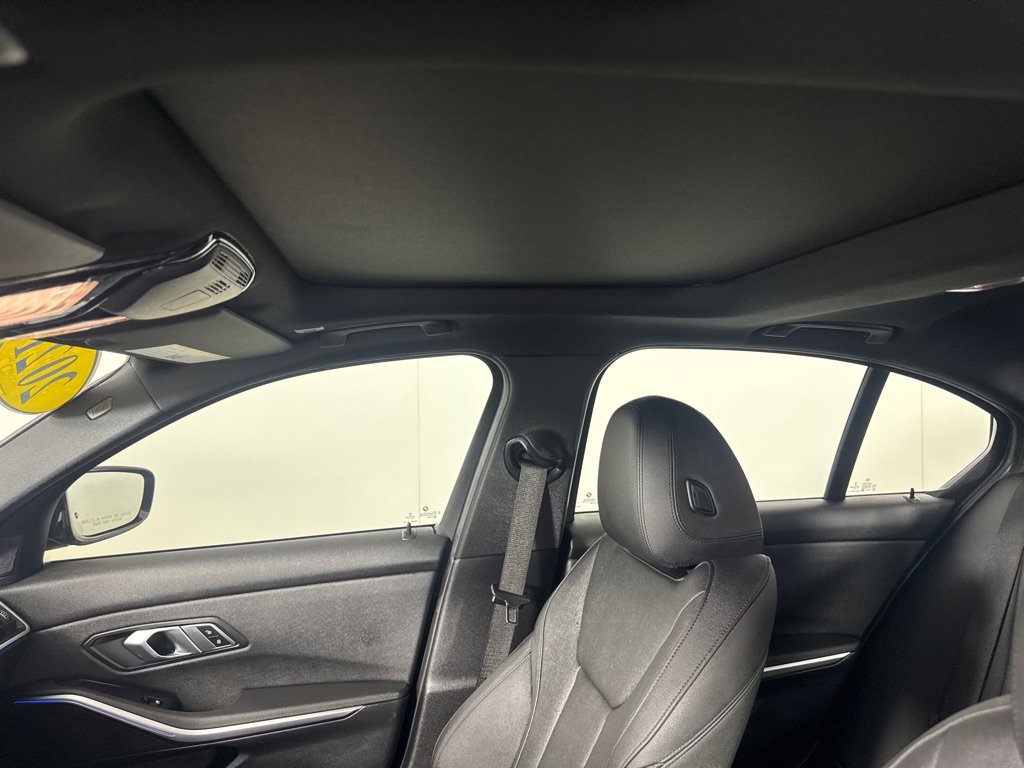 Used 2021 BMW 330i Sedan w/ M Sport Package image 16