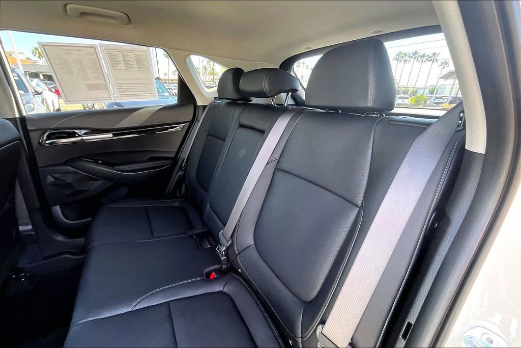 Used 2025 Kia Seltos EX FWD image 17