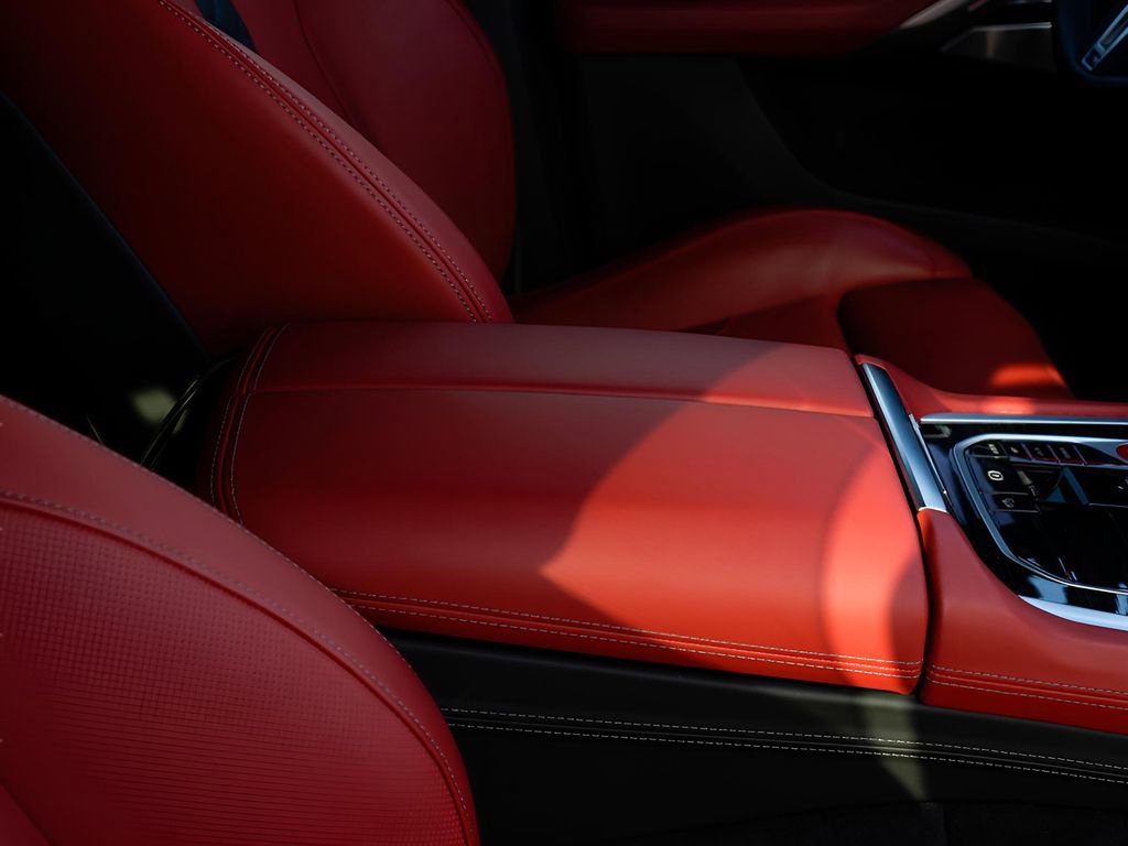 Used 2025 BMW X6 M Competition w/ Executive Package image 32