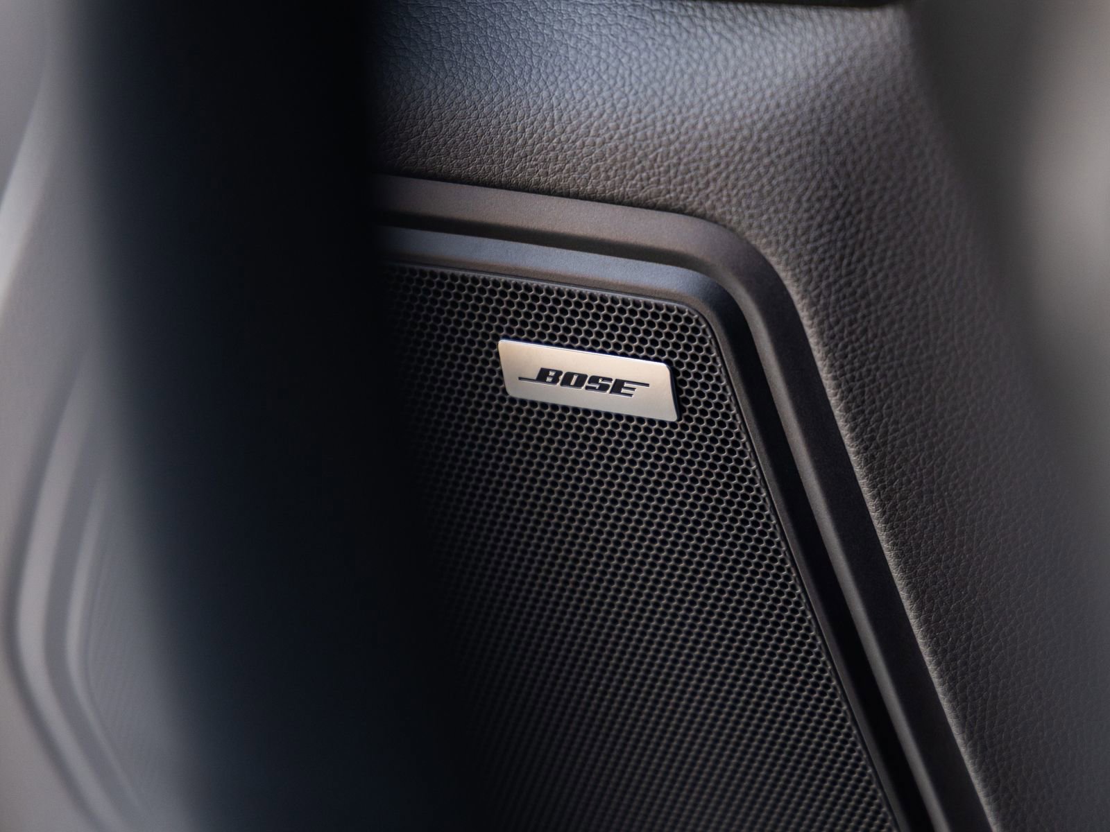 Certified 2026 Porsche Macan AWD/4WD image 32