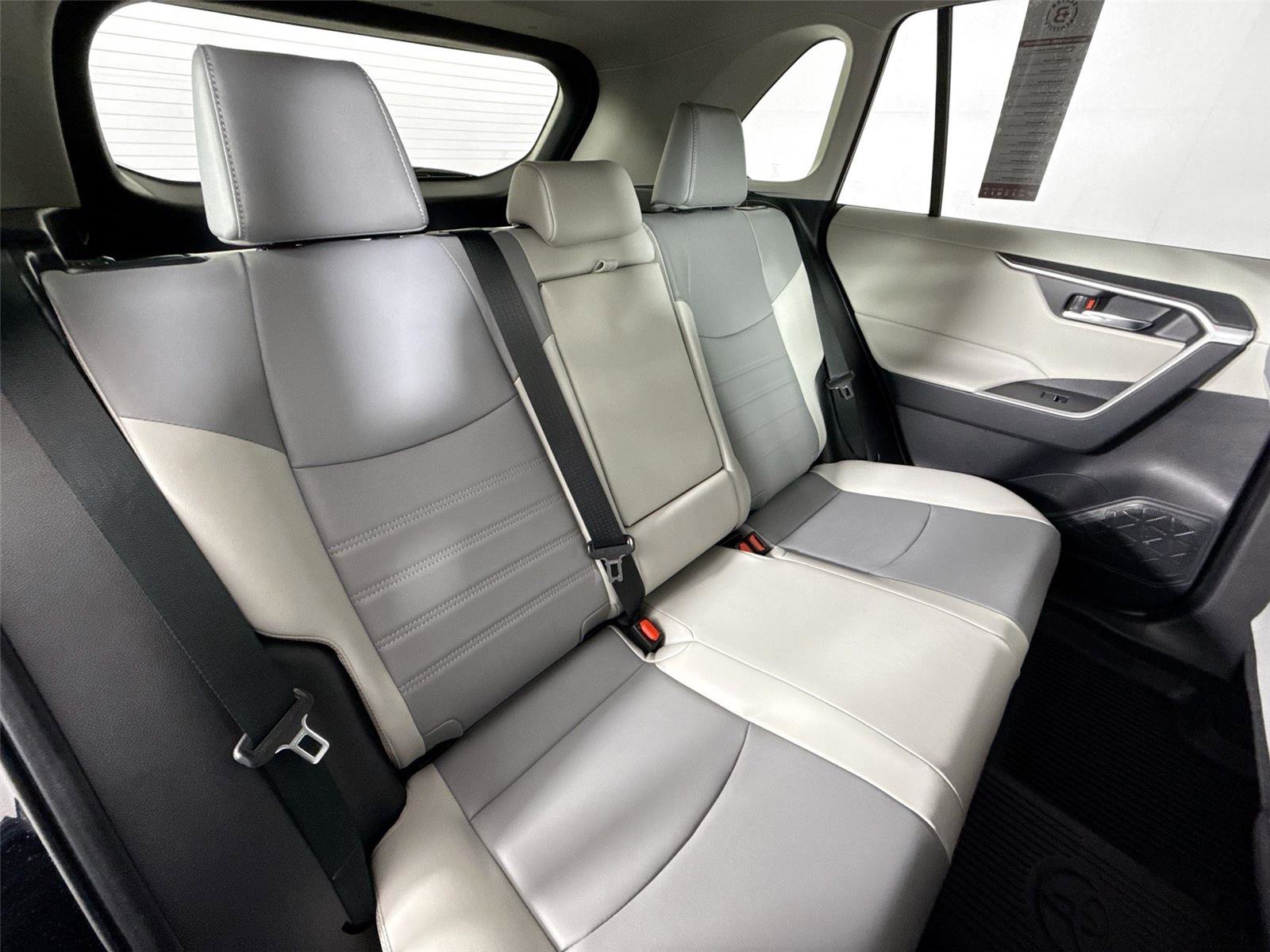 Certified 2025 Toyota RAV4 XLE Premium image 40