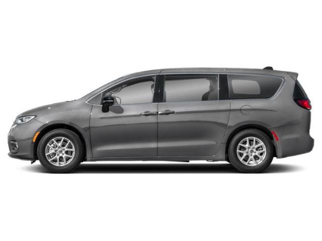 Used 2025 Chrysler Pacifica Select image 3