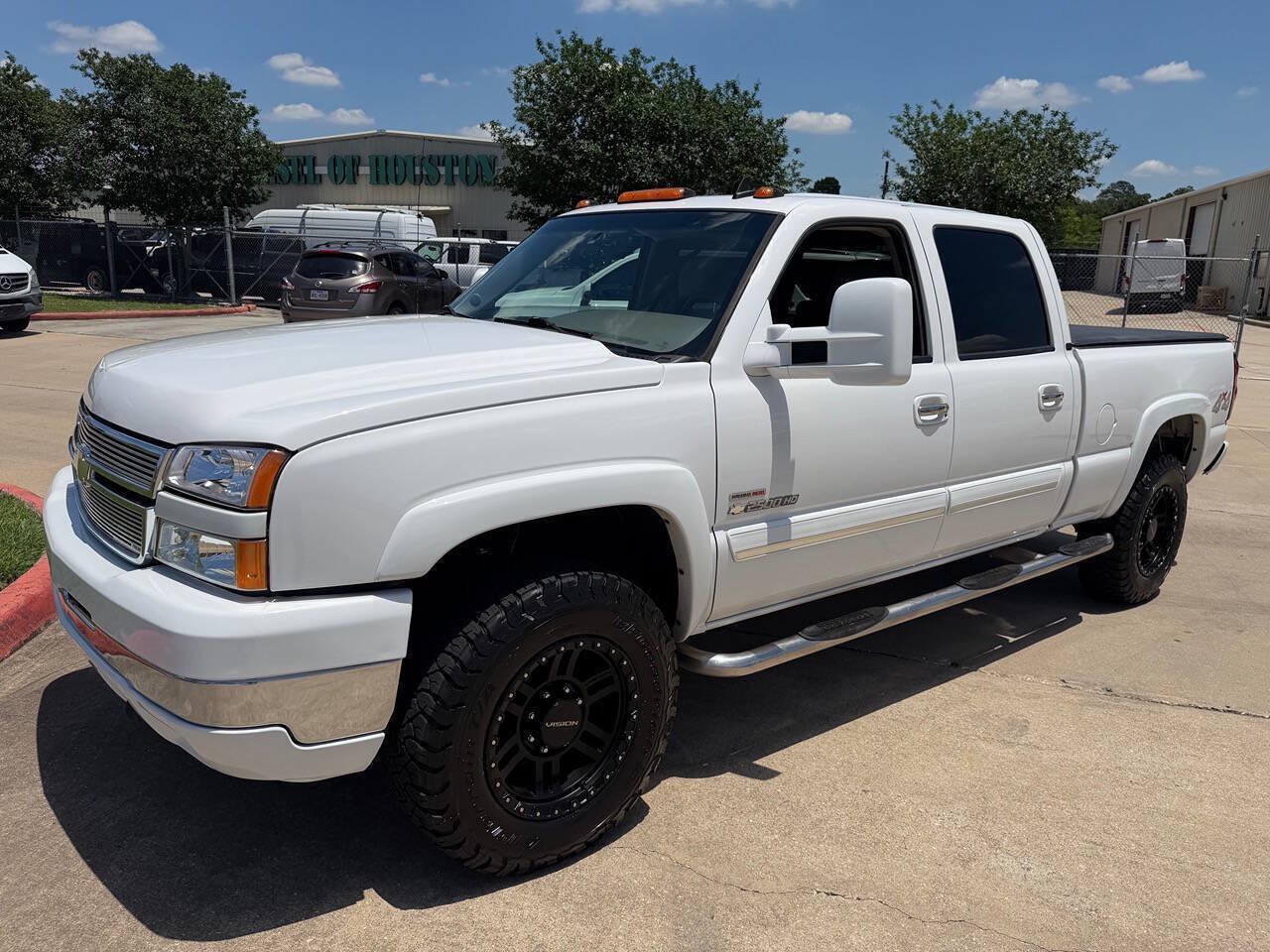 Used 2006 Chevrolet Silverado 2500 LT w/ Onstar Plus Package AWD/4WD image 15