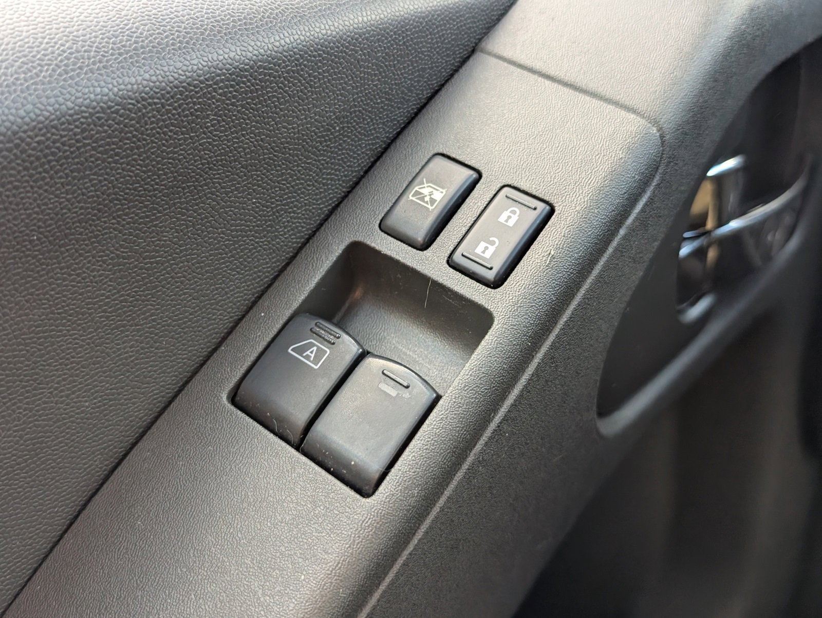 Used 2020 Nissan Frontier SV image 20