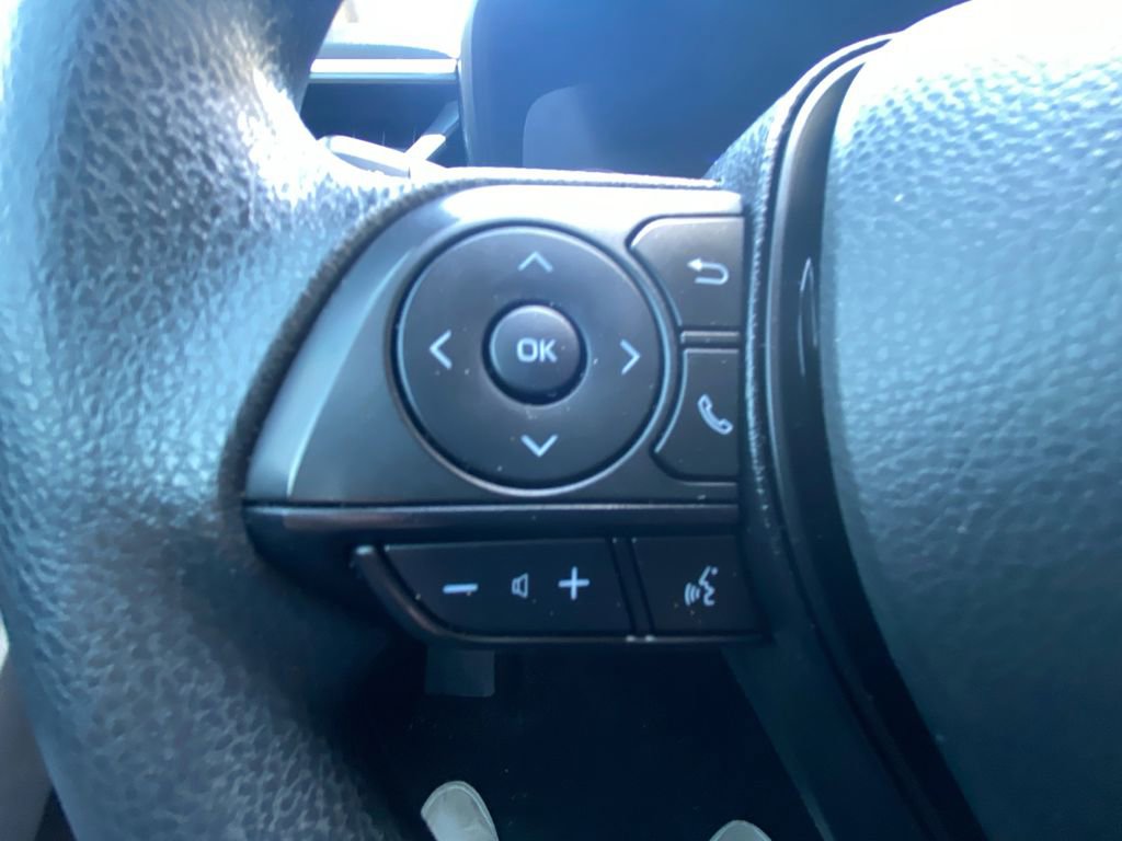 Used 2025 Toyota Corolla LE FWD image 10