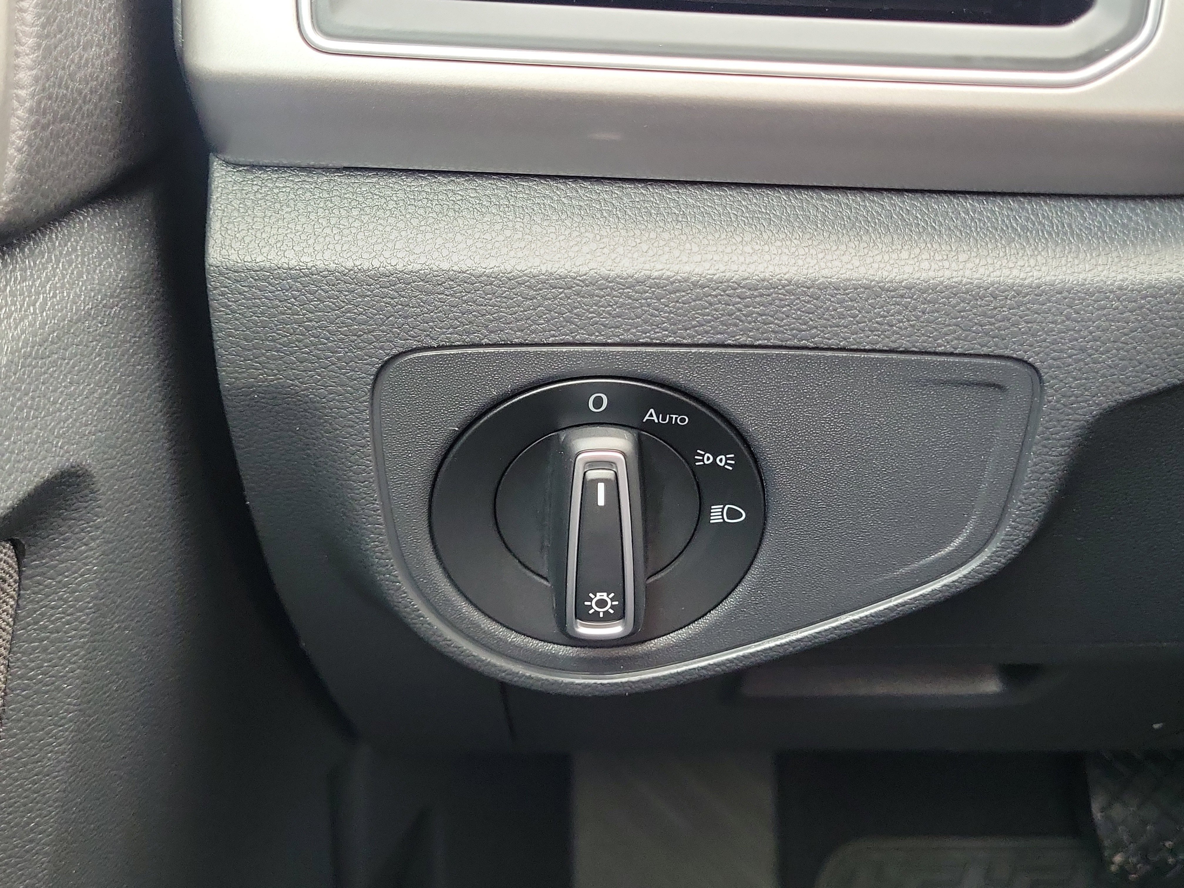 Used 2019 Volkswagen Atlas S FWD image 23