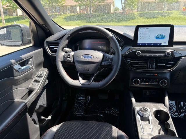 Certified 2025 Ford Escape ST-Line AWD/4WD image 23