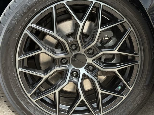 Used 2022 Toyota Camry XSE image 12