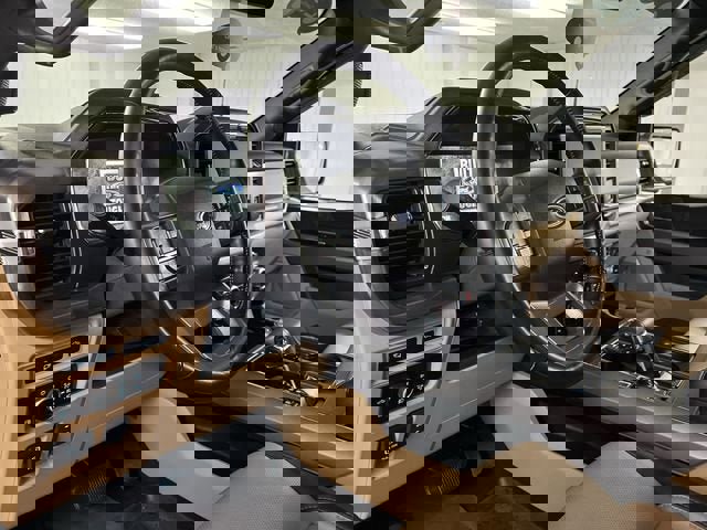 Used 2023 Ford F150 Lariat w/ Trailer Tow Package image 10