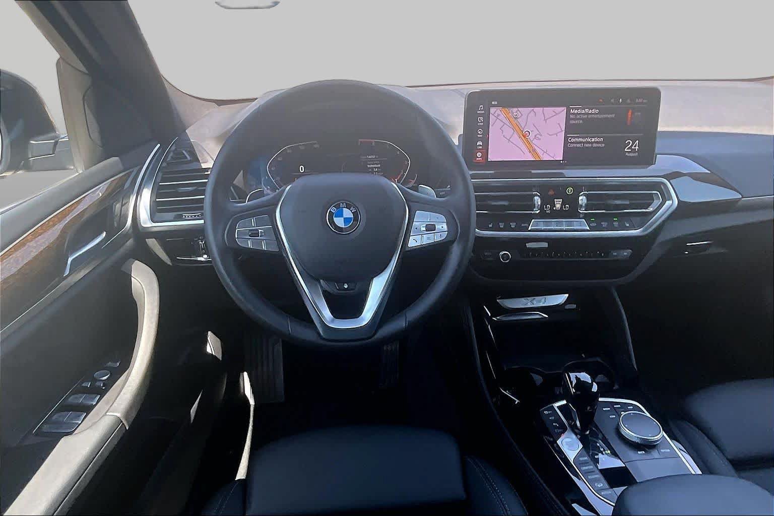Used 2025 BMW X4 xDrive30i AWD/4WD image 5