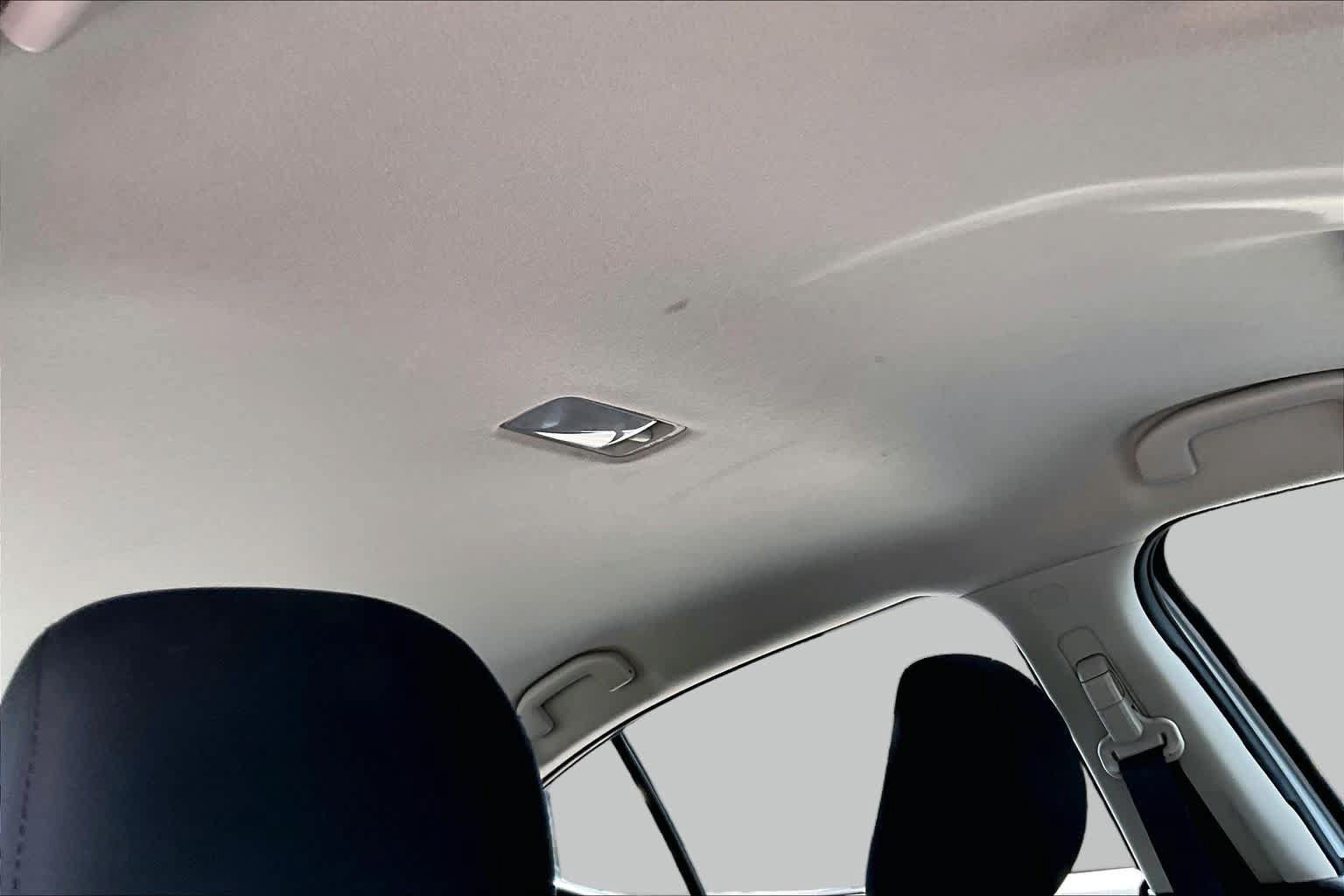 Used 2025 Nissan Versa SV FWD image 14