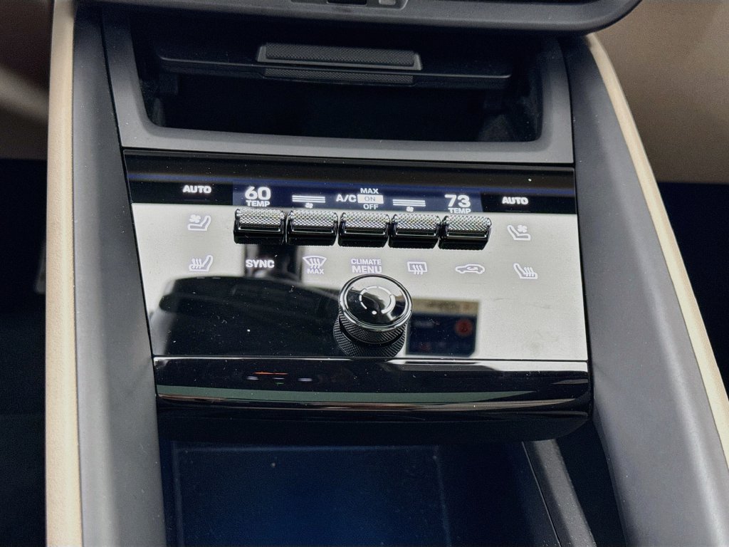 Certified 2025 Porsche Macan Electric RWD image 21