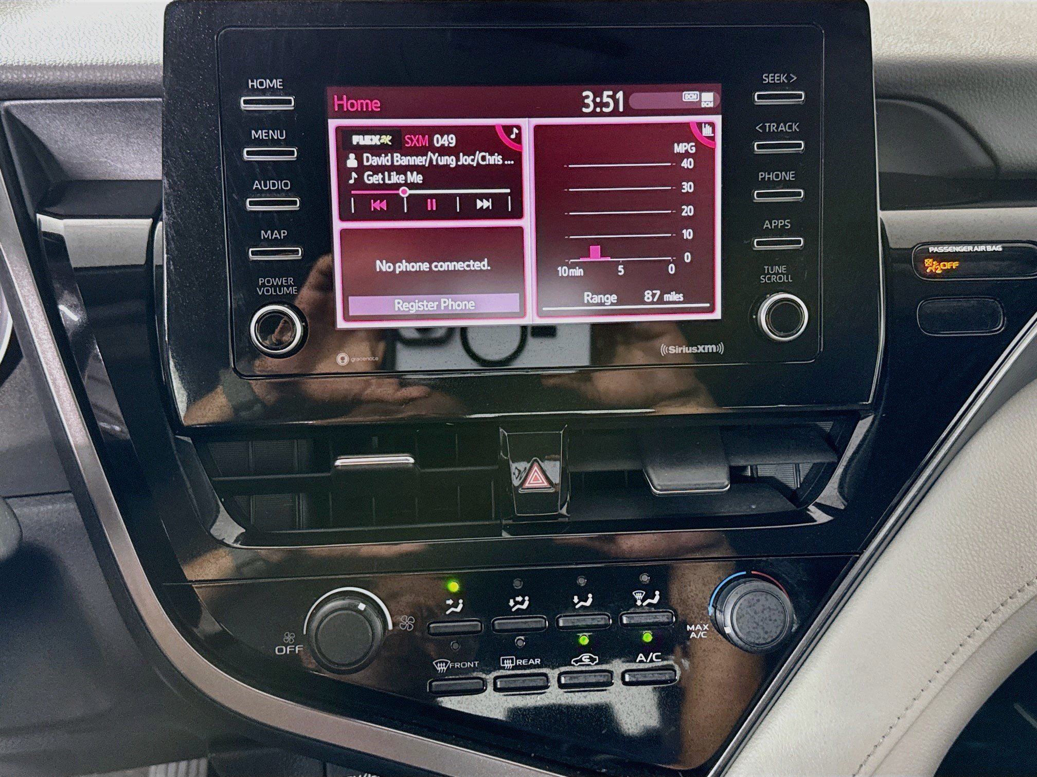 Used 2021 Toyota Camry LE FWD image 18