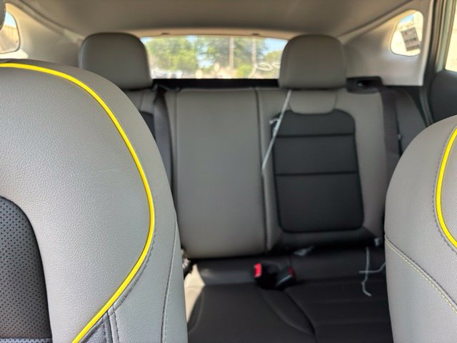 New 2026 Chevrolet Trax ACTIV w/ Sunroof Package FWD image 15