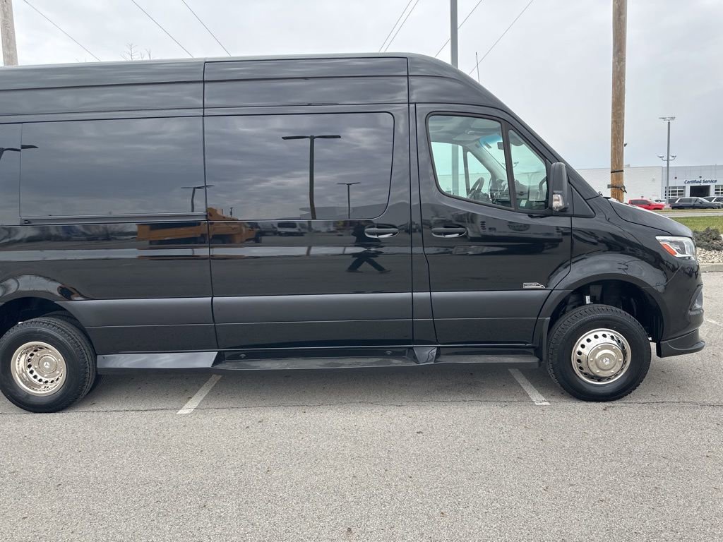 Used 2023 Mercedes-Benz Sprinter 3500 image 28