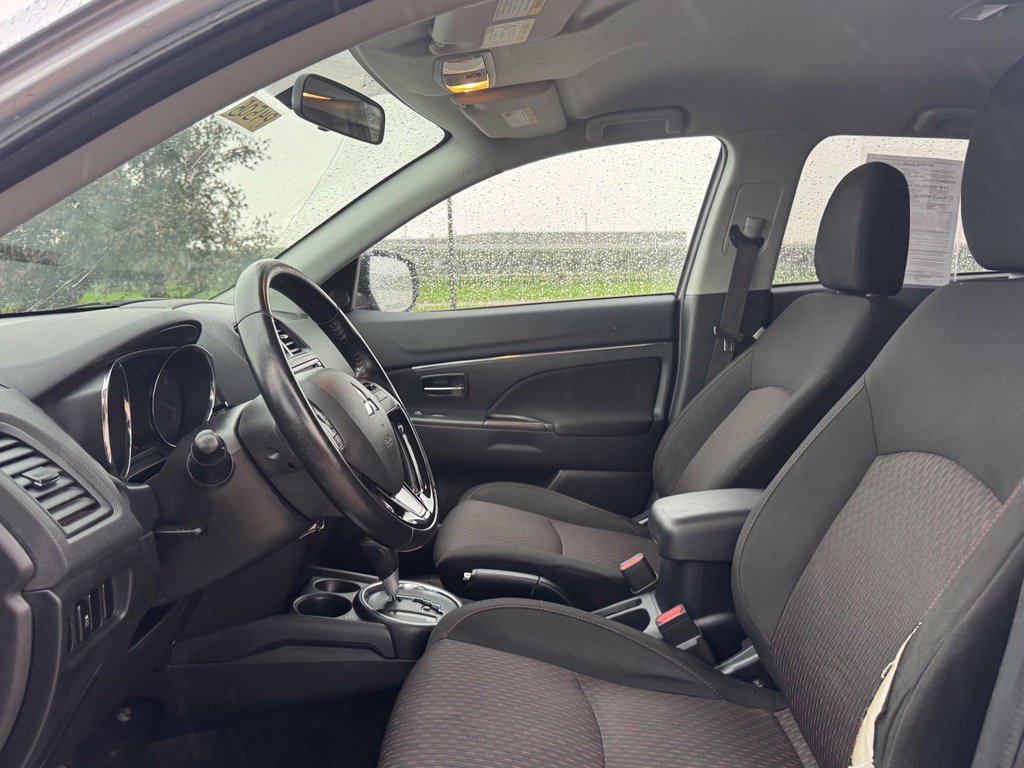 Used 2017 Mitsubishi Outlander Sport ES FWD image 7