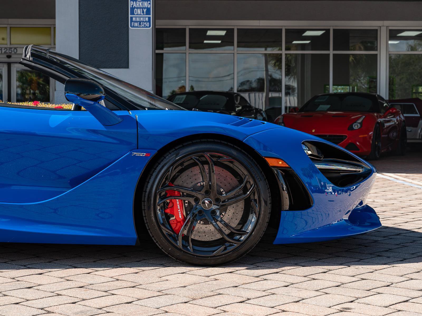 Used 2024 McLaren 750S Spider RWD image 43