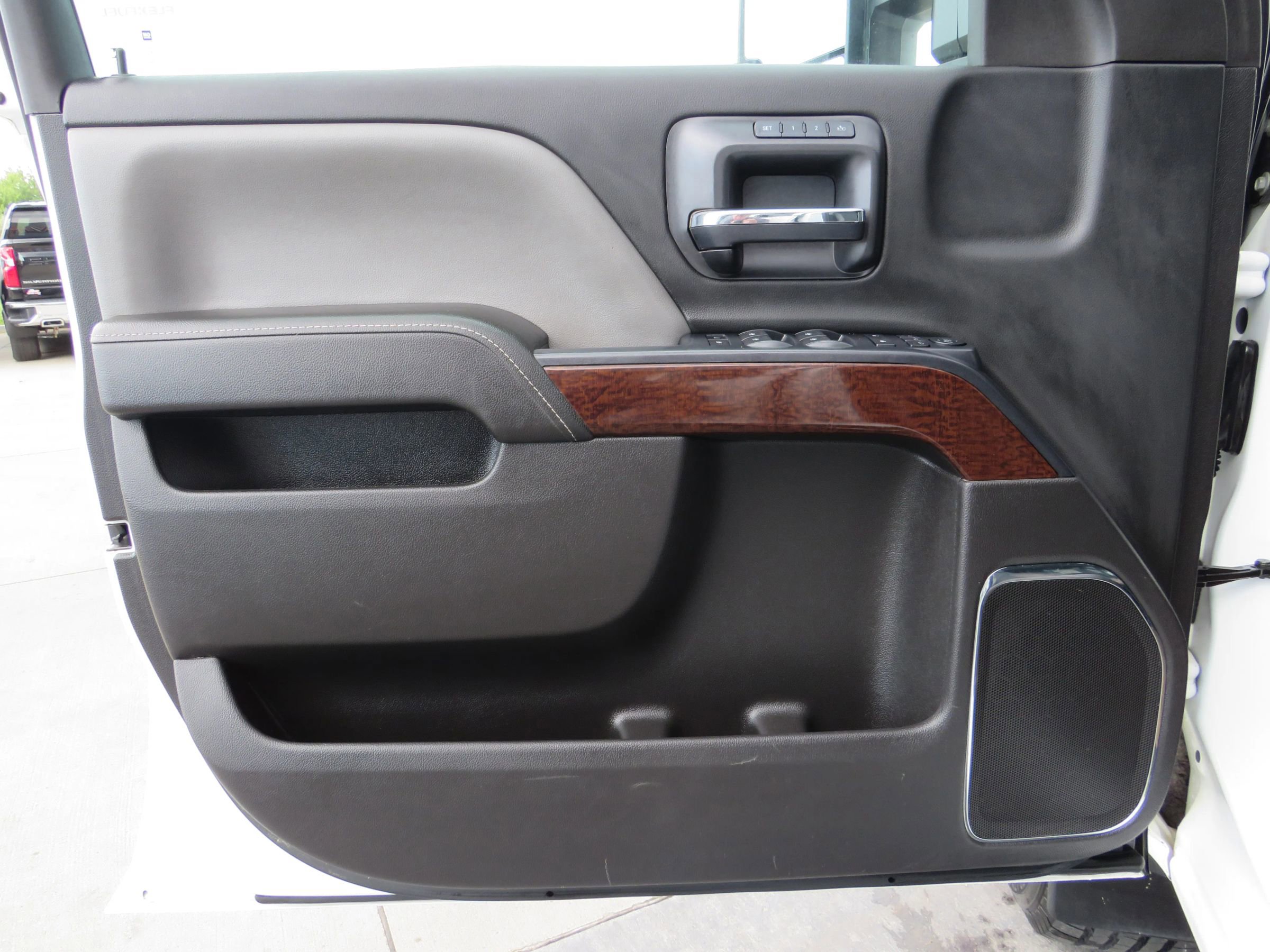 Used 2015 GMC Sierra 3500 SLT image 39