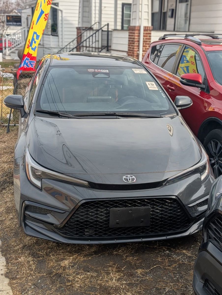 Used 2024 Toyota Corolla SE w/ SE Premium Package image 14