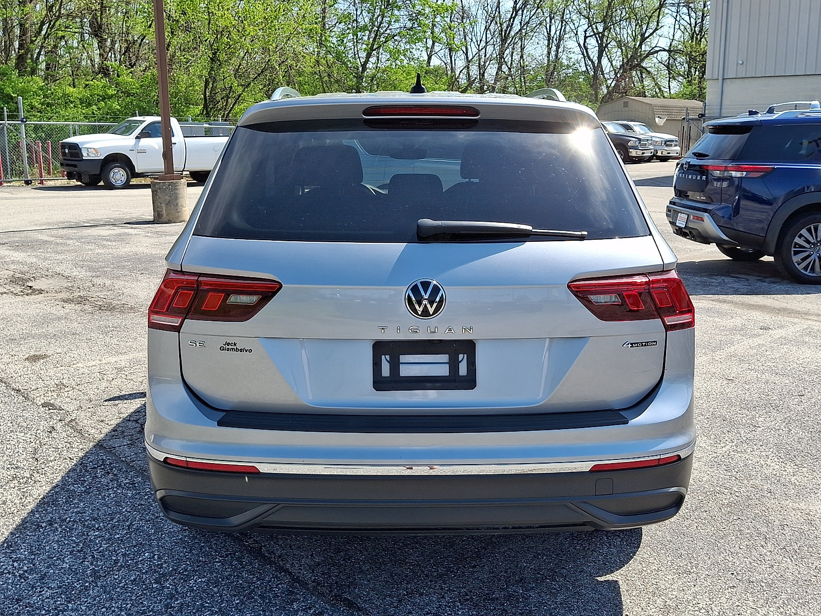 Used 2022 Volkswagen Tiguan SE AWD/4WD image 10