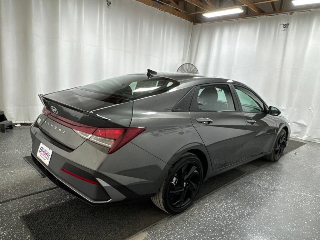 New 2026 Hyundai Elantra SEL Sport FWD image 4
