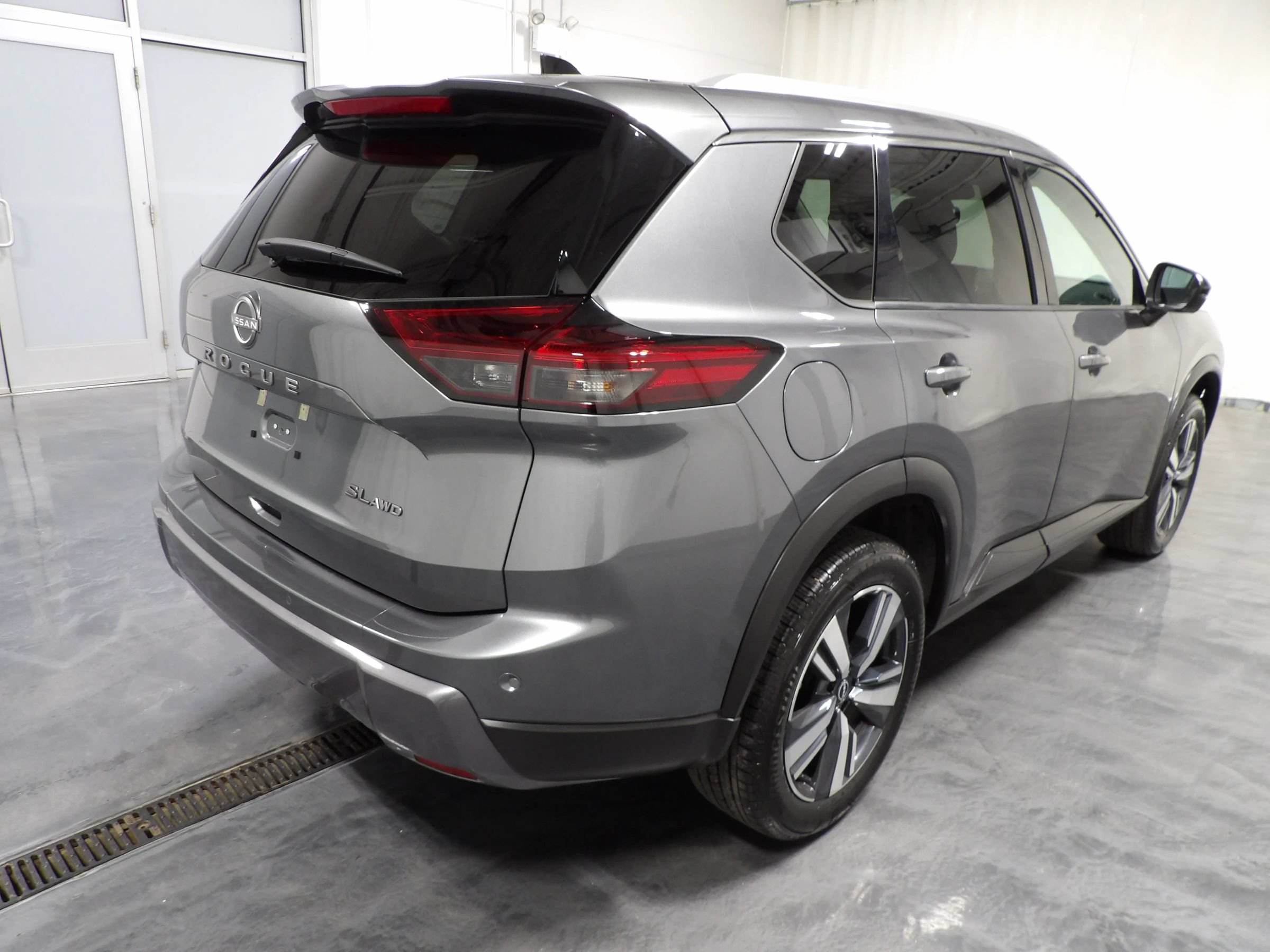 Used 2026 Nissan Rogue SL AWD/4WD image 5