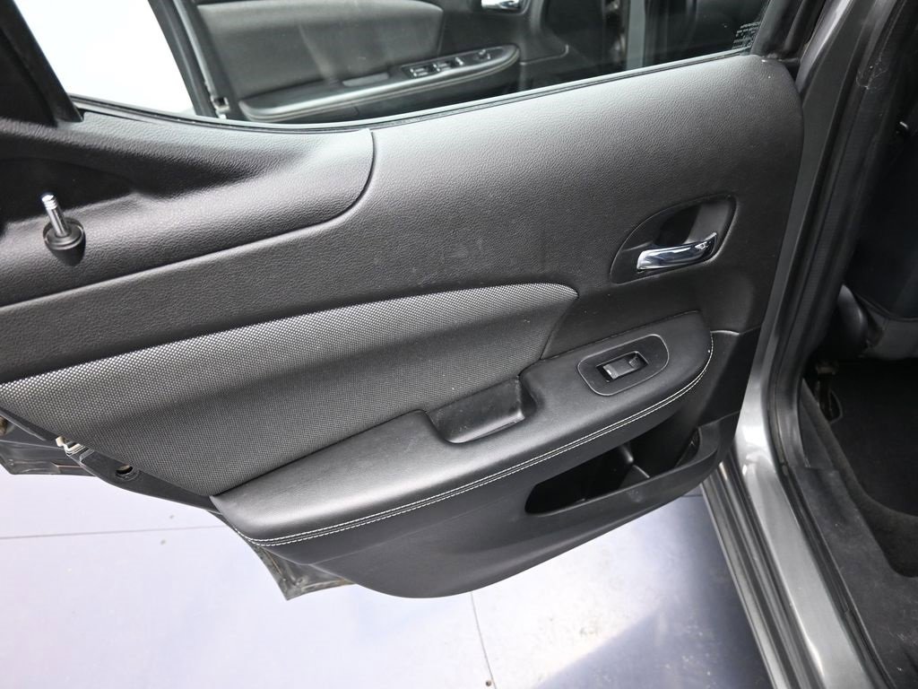 Used 2012 Dodge Avenger SXT image 21