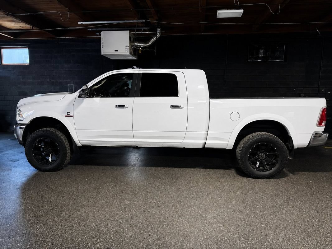 Used 2016 RAM 3500 Laramie w/ Cold Weather Group AWD/4WD image 3