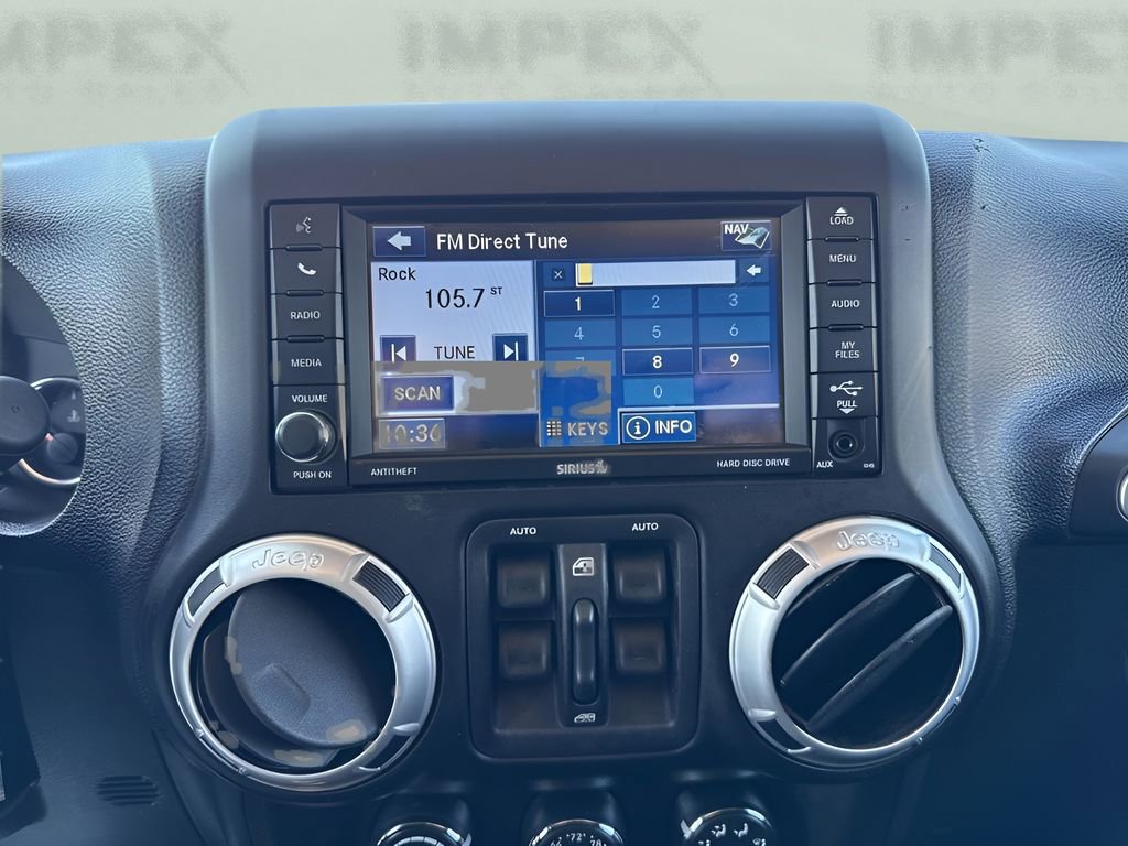 Used 2012 Jeep Wrangler Unlimited Rubicon w/ Connectivity Group AWD/4WD image 16