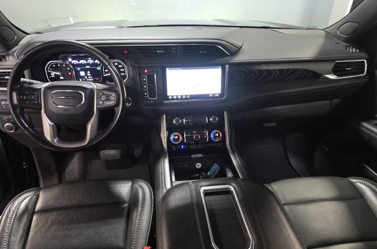 Used 2021 GMC Yukon XL Denali AWD/4WD image 3
