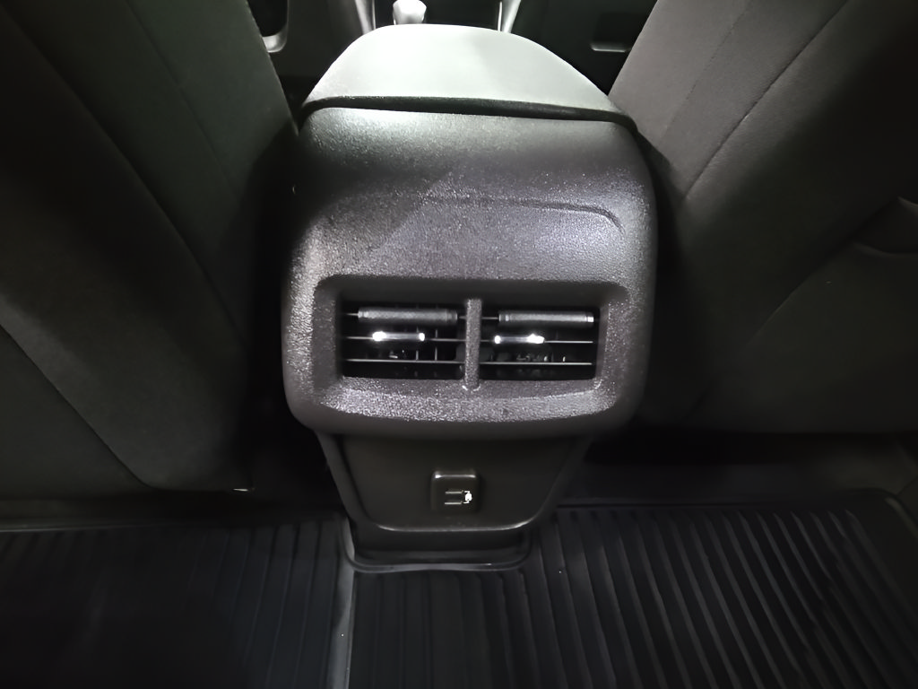 Used 2024 Chevrolet Equinox LT w/ Driver Convenience Package AWD/4WD image 27