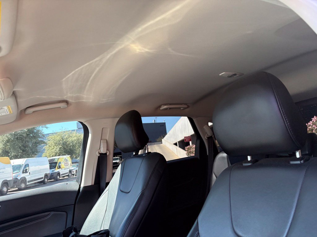 Used 2018 Ford Edge Titanium w/ Ford Safe & Smart Package FWD image 10