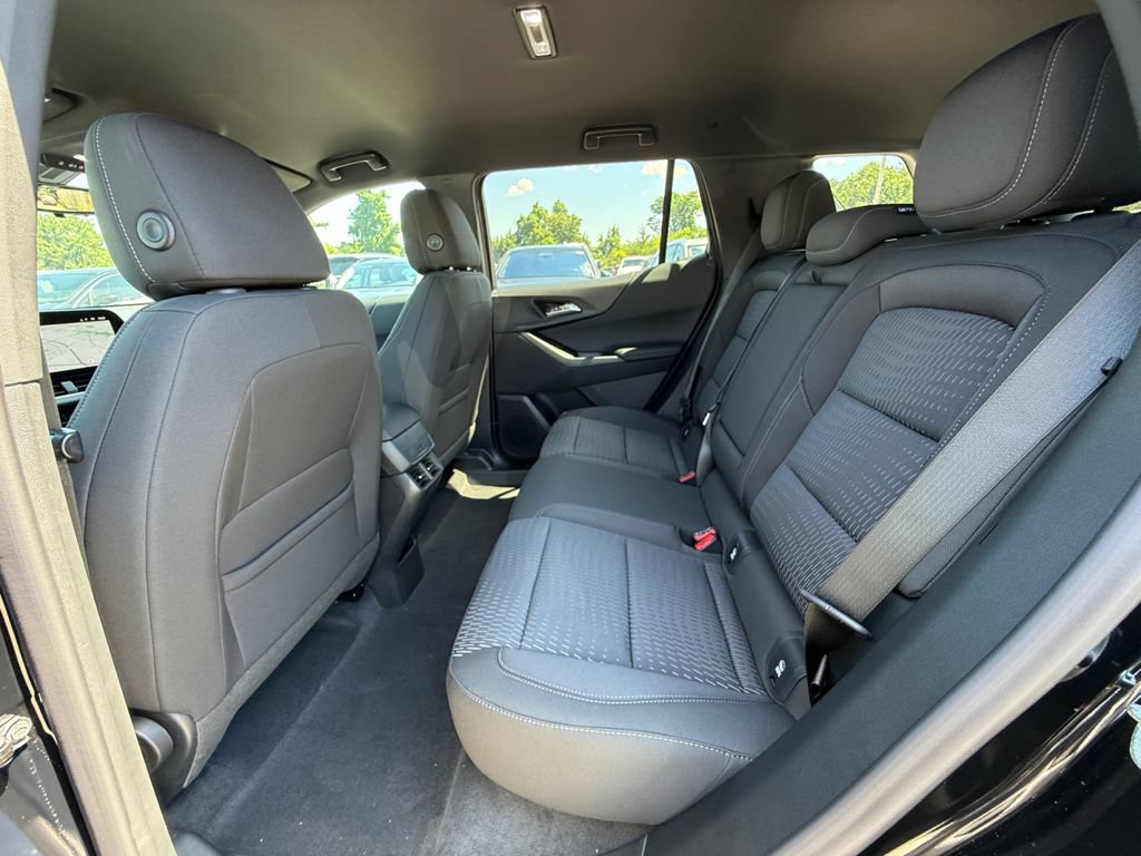 New 2027 Chevrolet Equinox LT w/ Safety and Technology Package AWD/4WD image 25