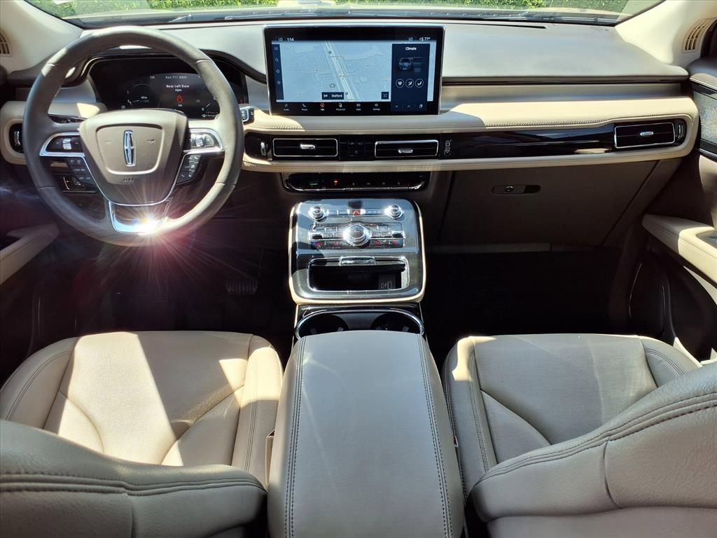 Used 2023 Lincoln Nautilus Standard w/ Premium Package image 9