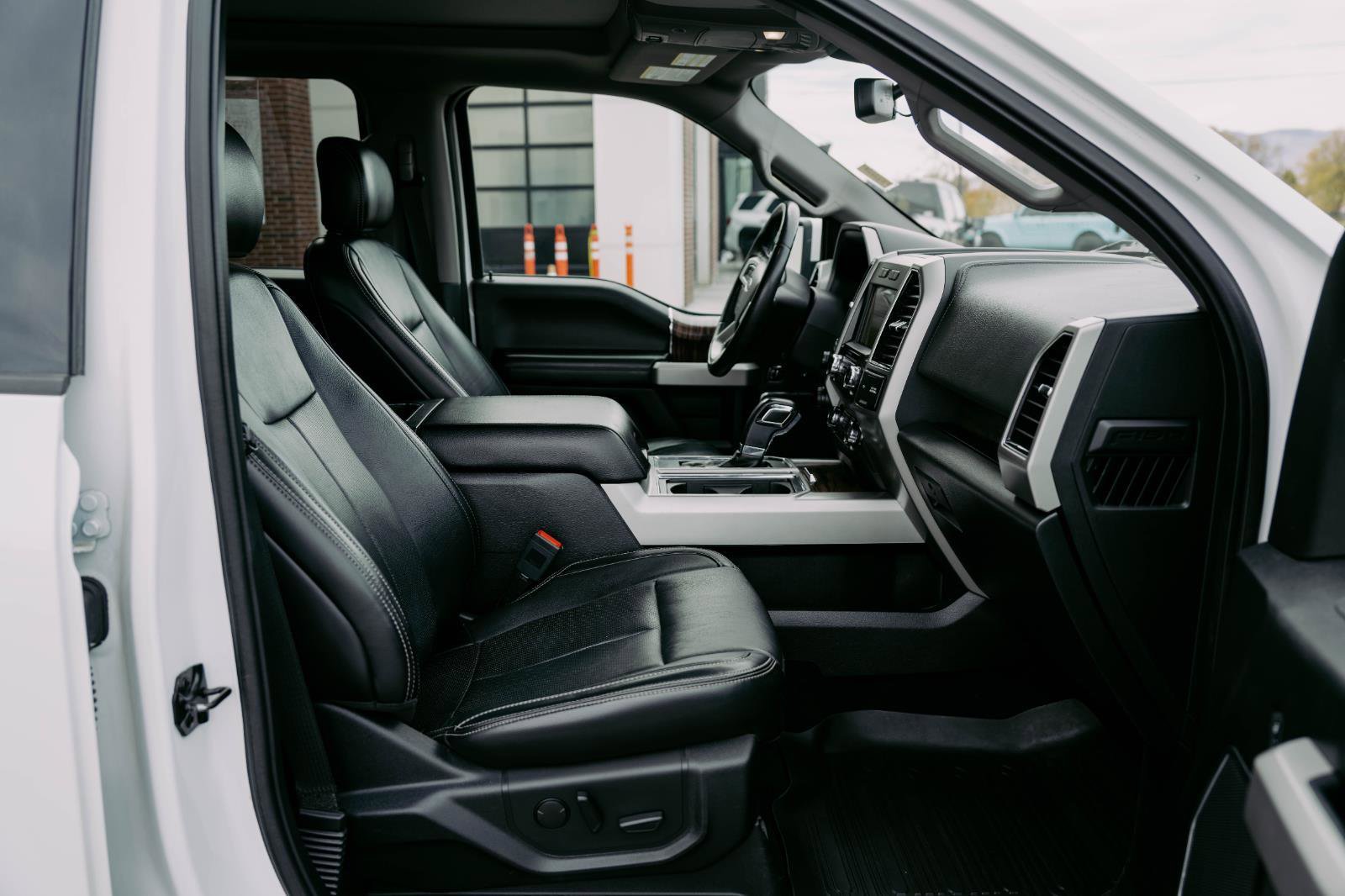 Used 2019 Ford F150 Lariat w/ FX4 Off-Road Package image 16