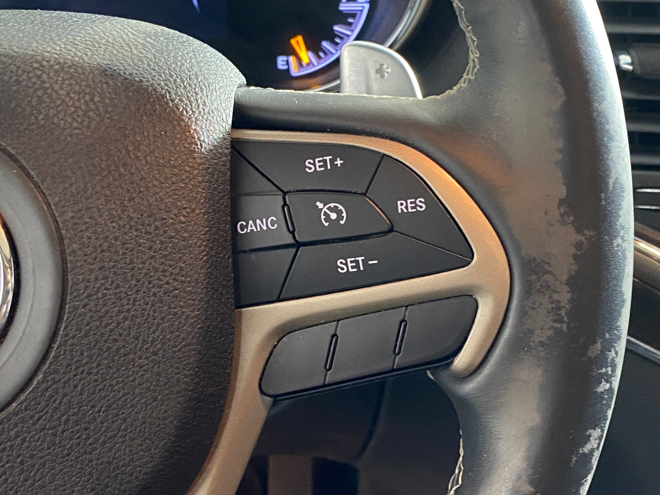 Used 2015 Jeep Grand Cherokee Overland image 29