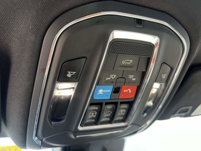 Used 2023 Jeep Grand Cherokee 4WD 4xe image 33