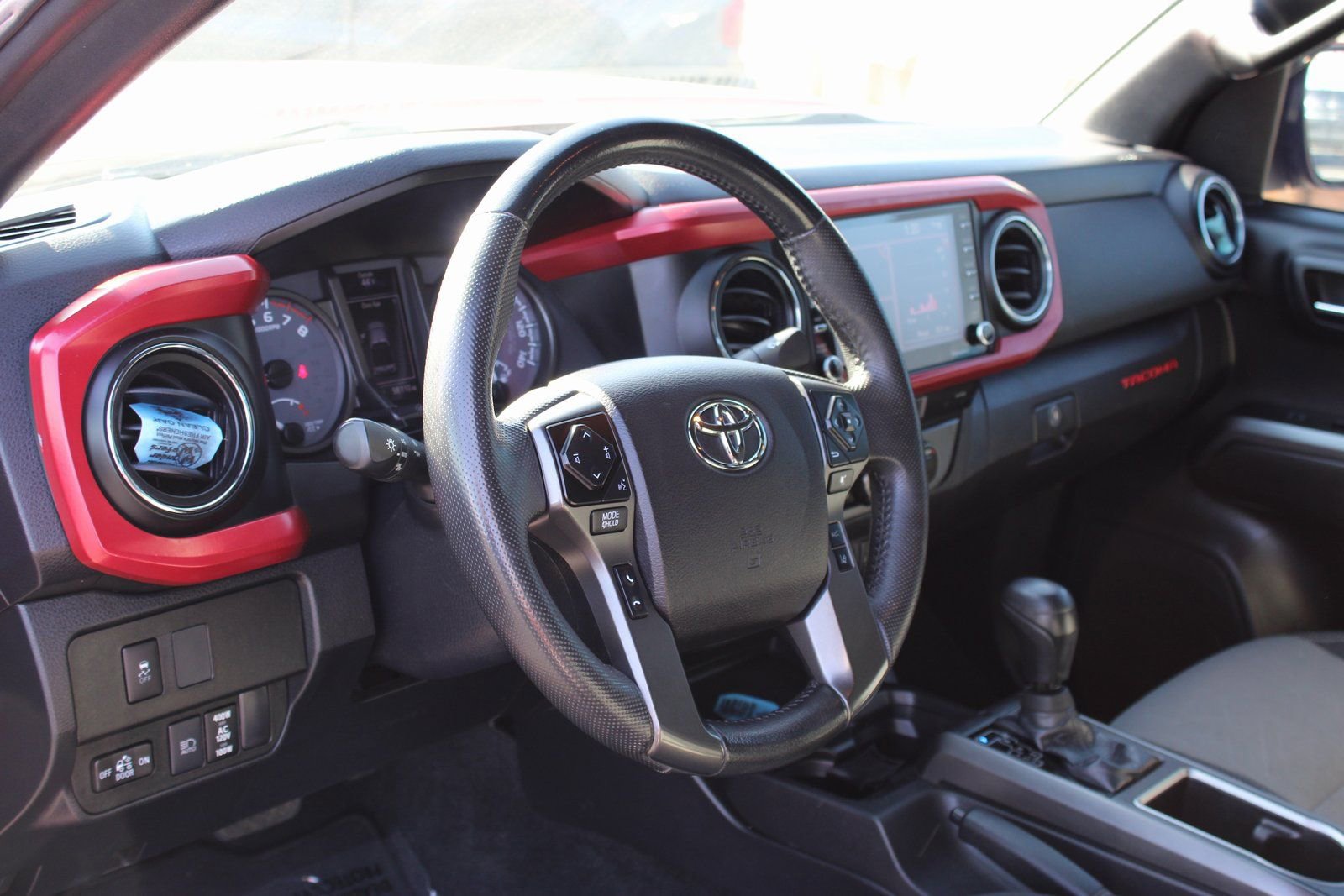 Used 2021 Toyota Tacoma TRD Off-Road image 9