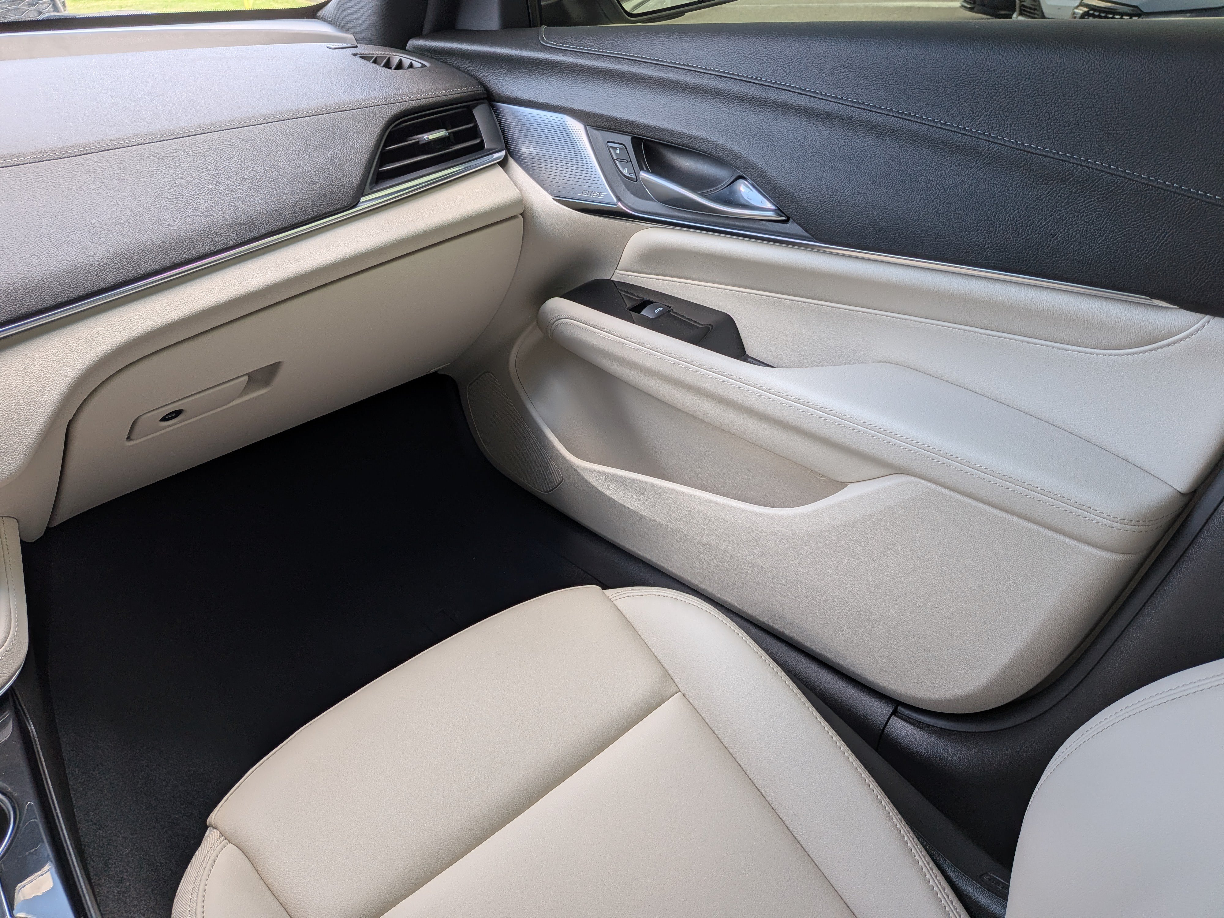 Certified 2026 Cadillac CT4 Luxury w/ Sun And Sound Package RWD image 15