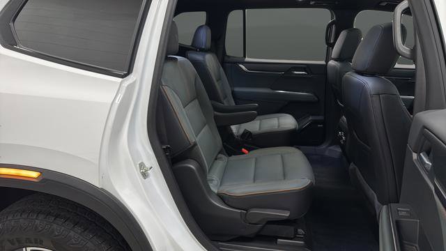 Used 2024 GMC Acadia AT4 image 25