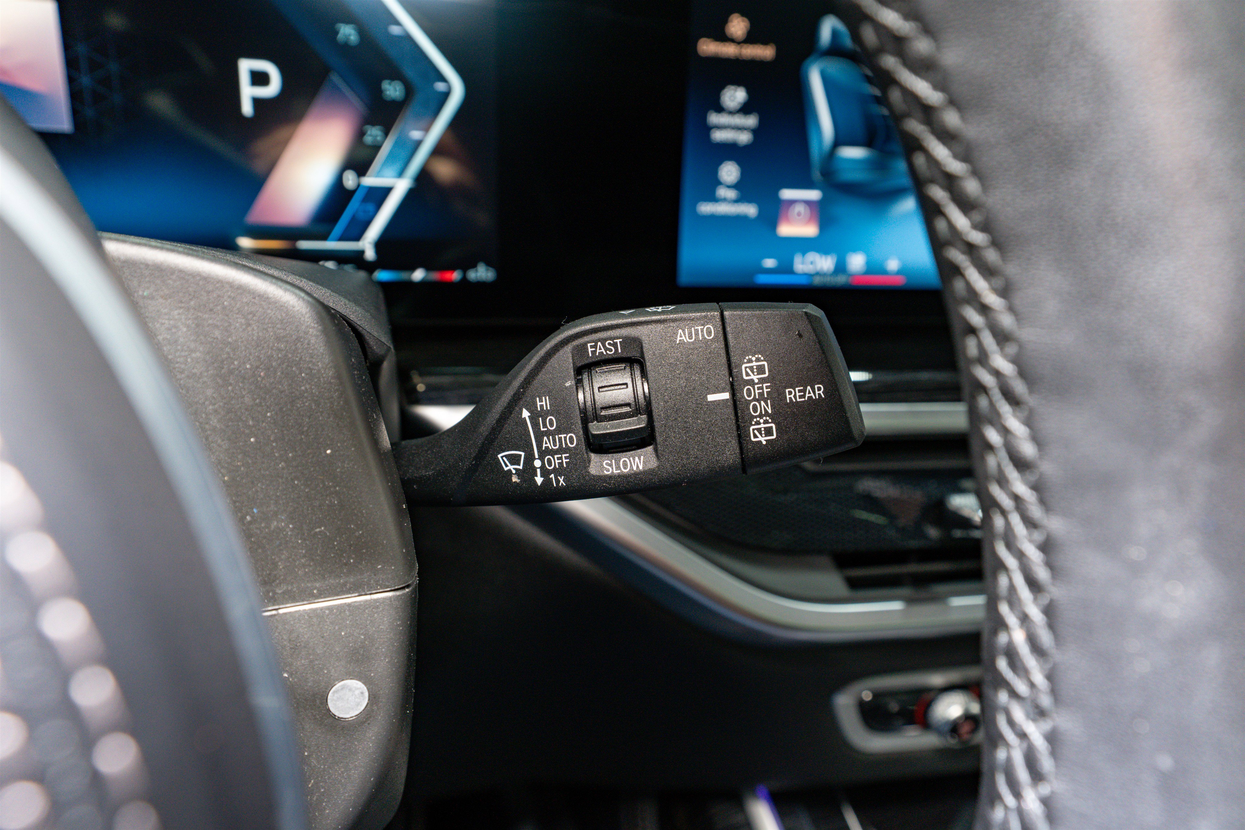 Used 2024 BMW X7 xDrive40i w/ M Sport Package image 28