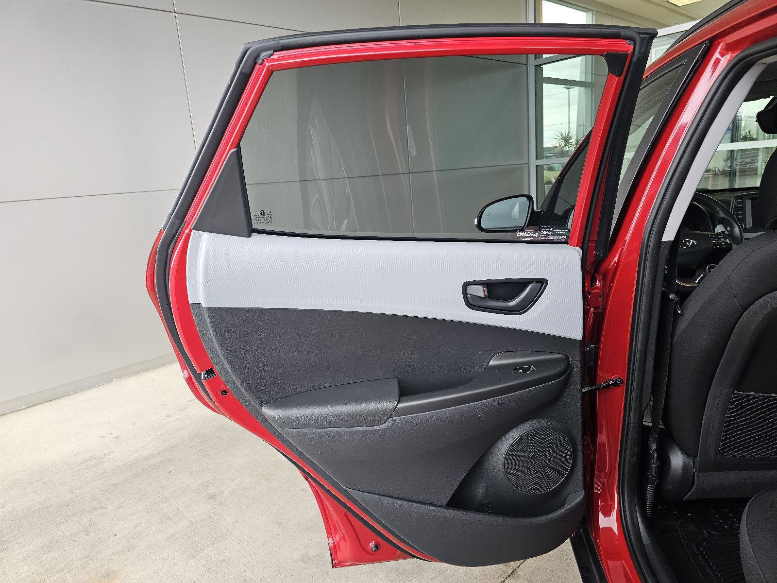 Used 2021 Hyundai Kona SEL Plus w/ Cargo Package image 16