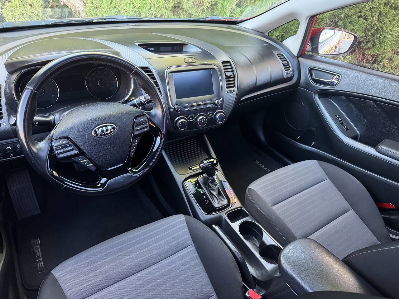 Used 2018 Kia Forte S w/ S Technology Plus Package image 8