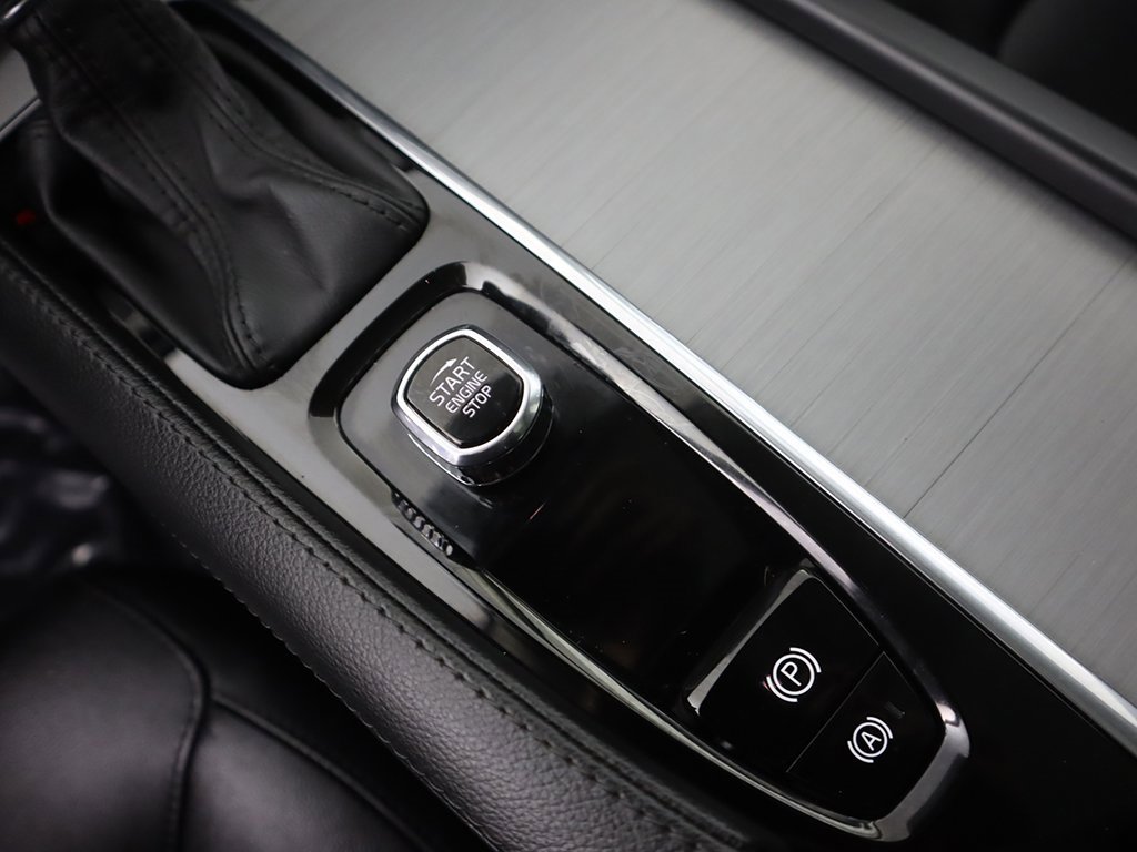 Used 2022 Volvo XC90 T5 Momentum w/ Climate Package image 38